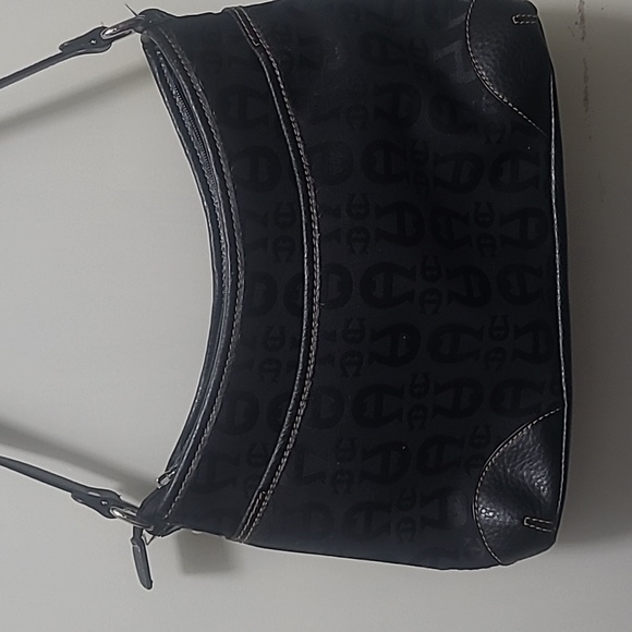 Black Etienne Aigner purse - Picture 4 of 8